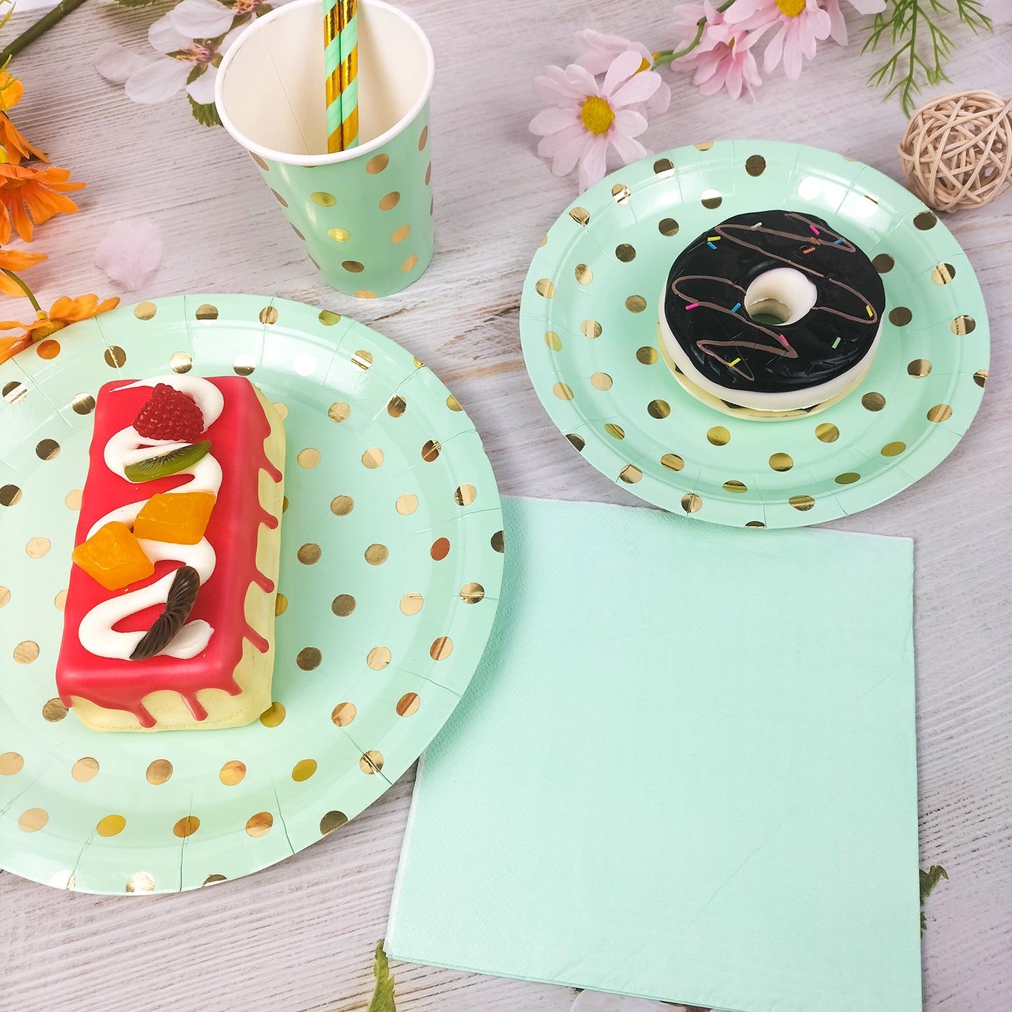 Gold Poker Dot Mint Paper Plates Disposable Eco-Friendly Tableware Set for Wedding Birthday Party Supplier Happy New Year's Party 8pks