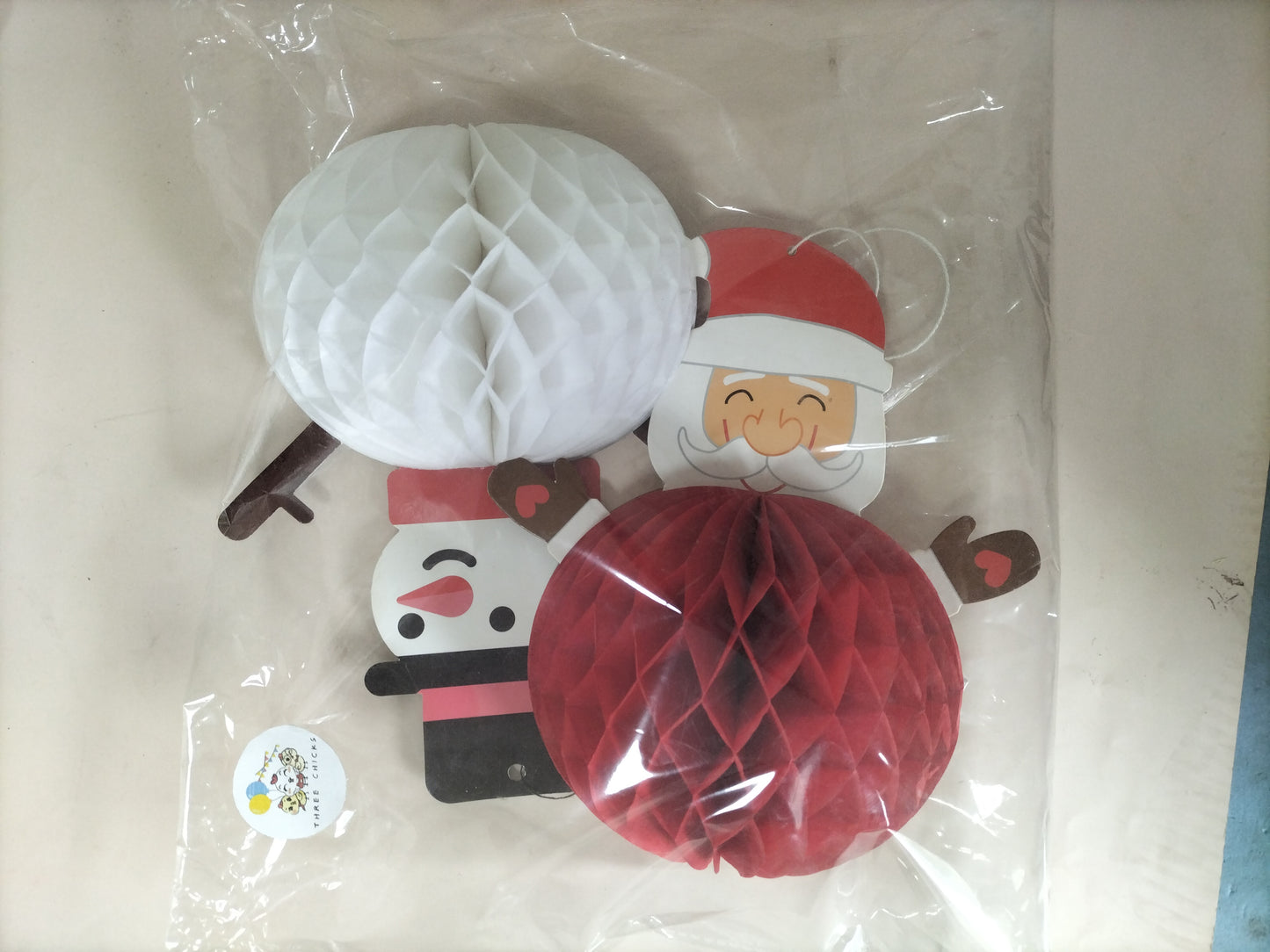 Three Chicks Christmas Tree Decoration Christmas Honeycomb Centerpieces Paper Tissue Pom POms Santa Claus Snowman Table Haning Decorations for Christmas Party Supplies Favors