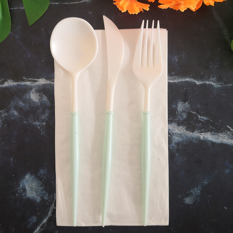 4PCs Fashion Golden Silver Dinnerware Plastic Disposable Cutlery Knife Forks Spoons Napkin Tableware Set Wedding Baby Shower Birthday Party Supplies Decorations