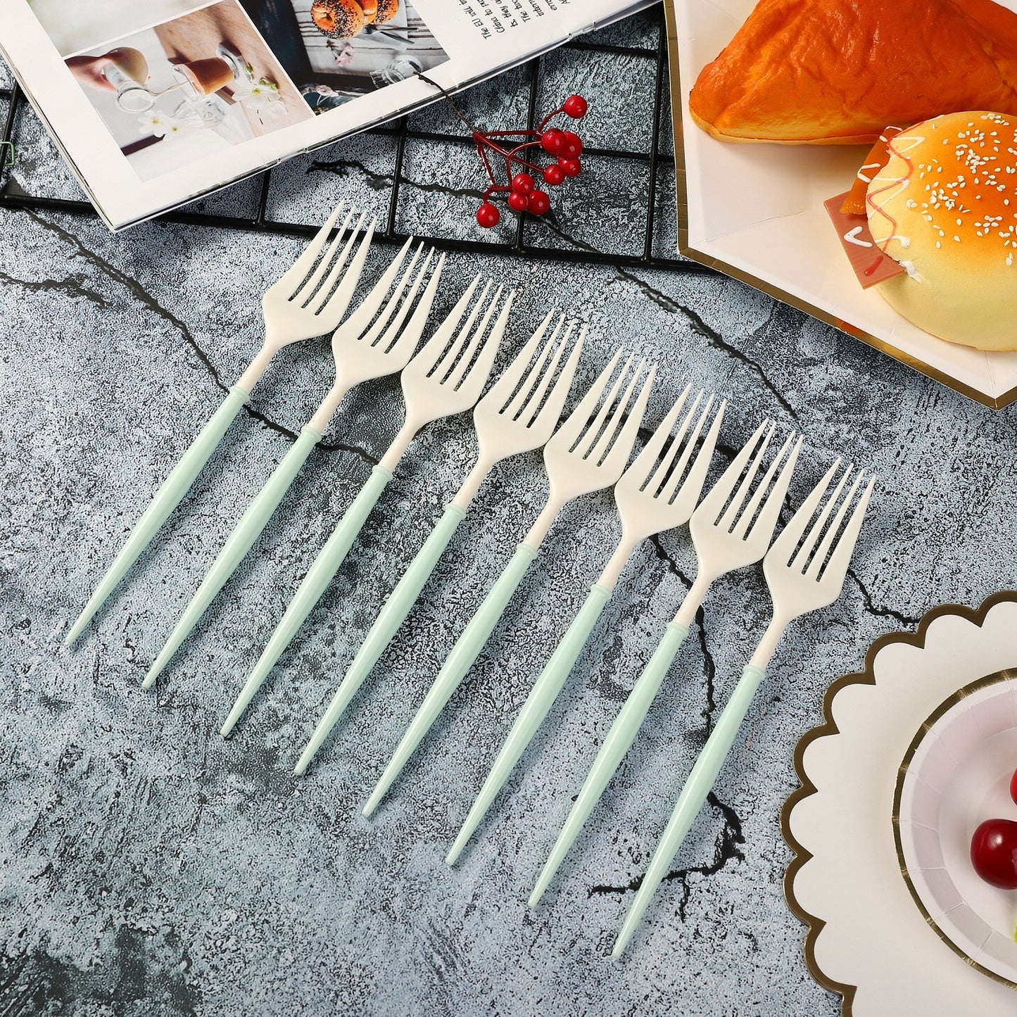 Green White 8PCs Disposable Cutlery Plastic Knife Forks Spoons Party Supplies Decoration For Camping BBQ Wedding Outdoor Birthday