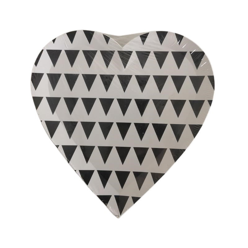 8PCs Black Triangle Pattern Heart Shape Paper Plates